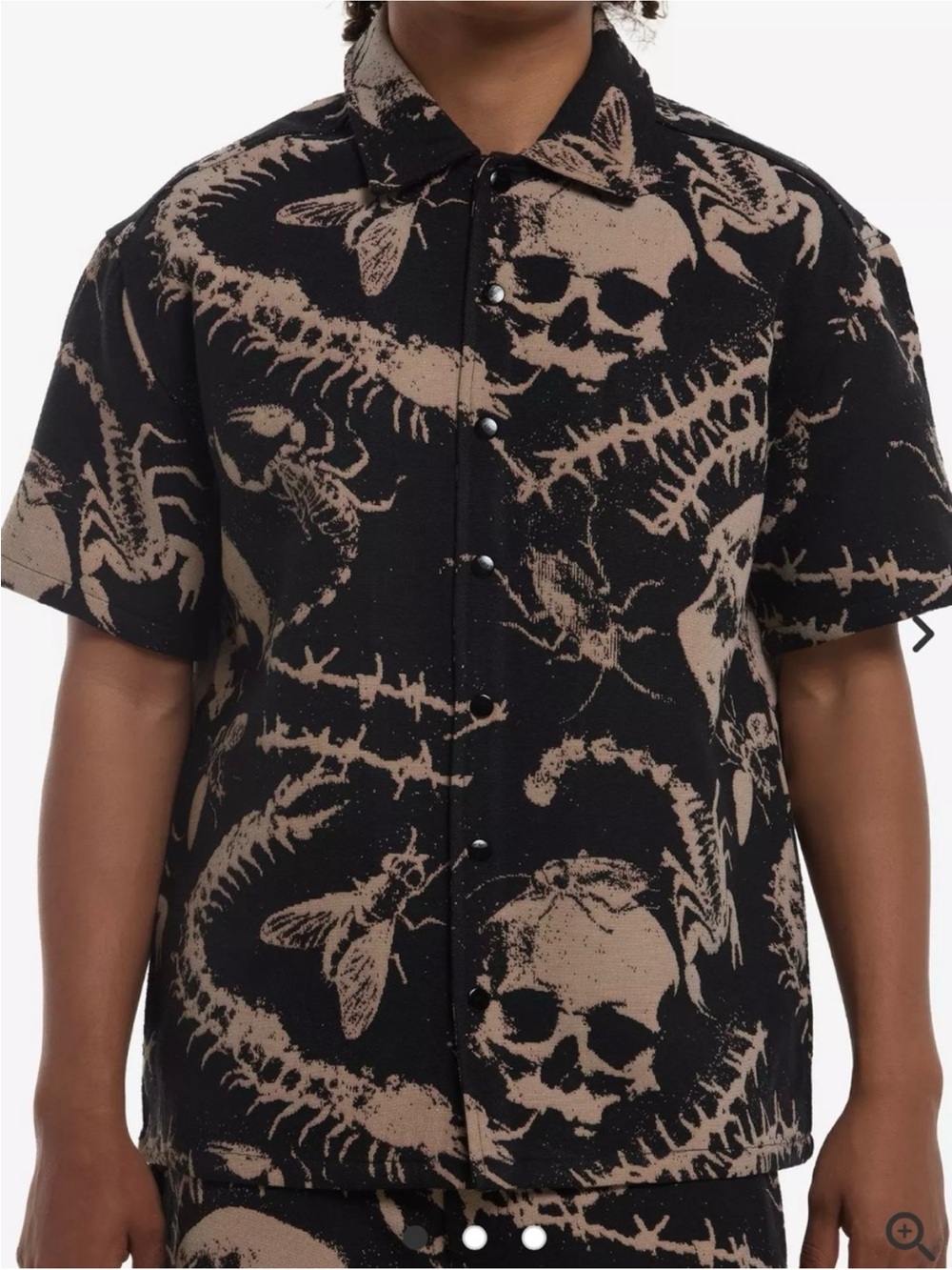 MAKE OFFER! Black Skull Print Short Sleeve Button-Up Shirt